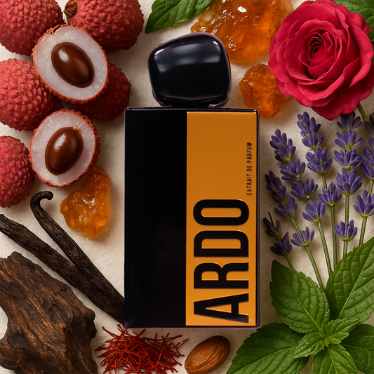 ARDO Duftkomposition – luxuriöses Parfum mit Taif-Rosen, Litschi, Safran und Oud, visuell inszeniert mit den edlen Rohstoffen